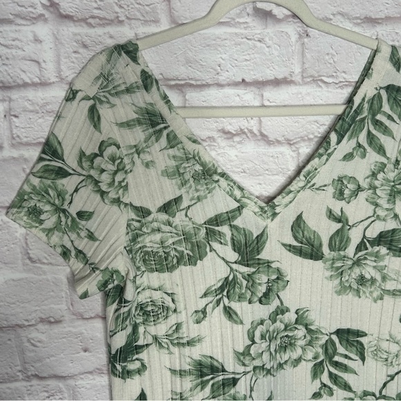 Chaser Ribbed Floral Knit Romper - Picture 6 of 11